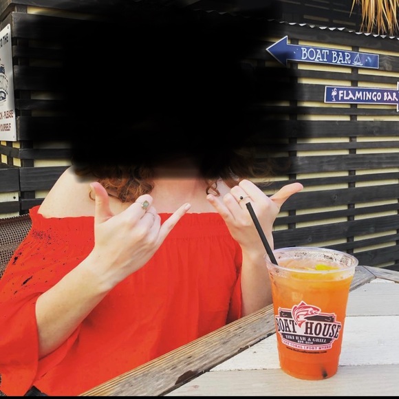 H&M off the shoulder blouse - Picture 7 of 7